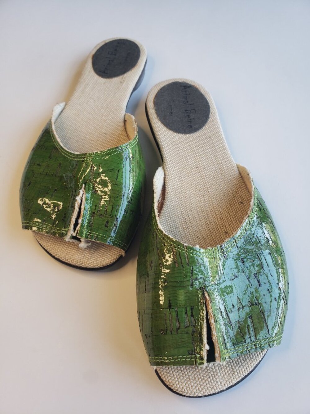 Green 'Animal Being' Summer Split Toe Slipon Mule Sandals